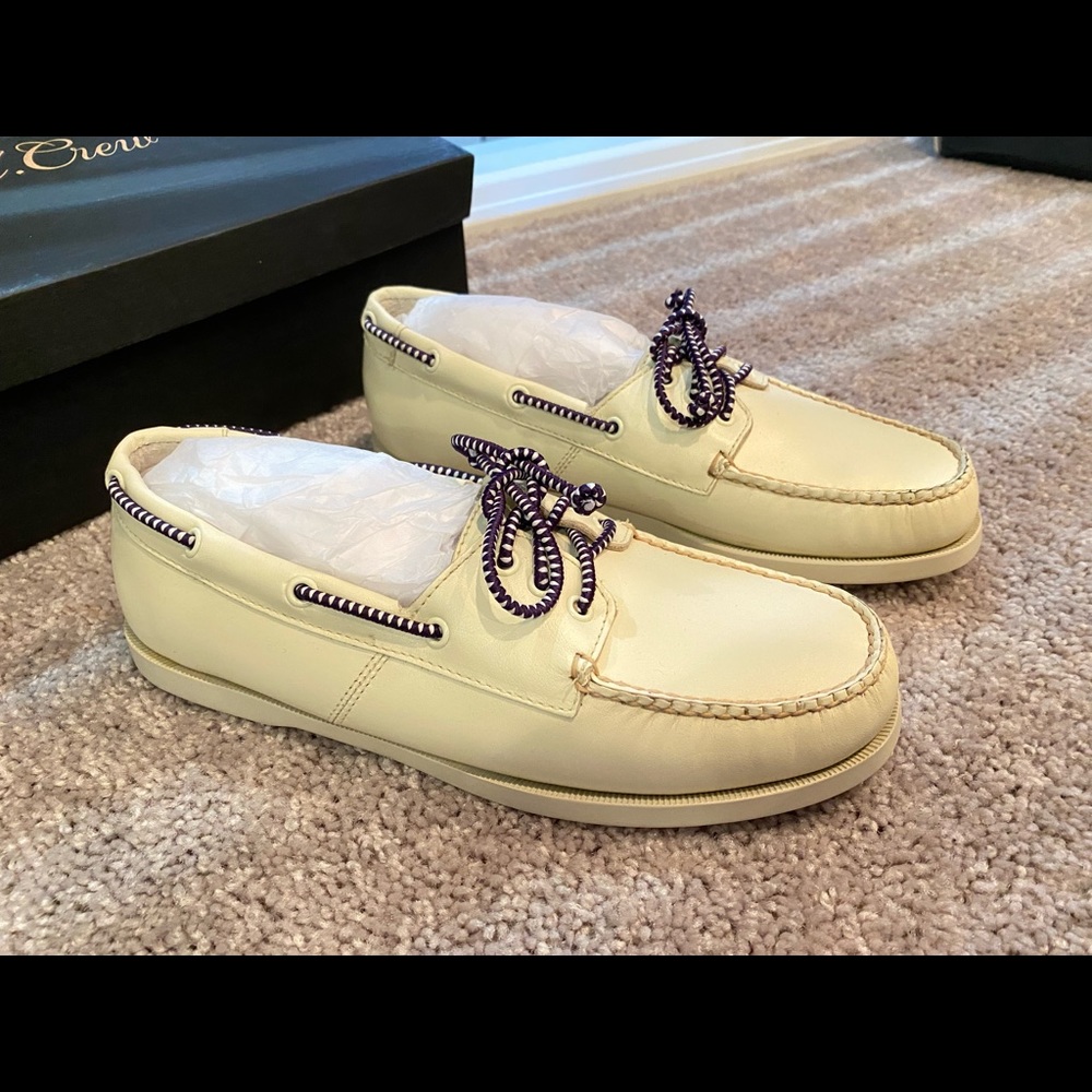 LEATHER BOAT SHOES